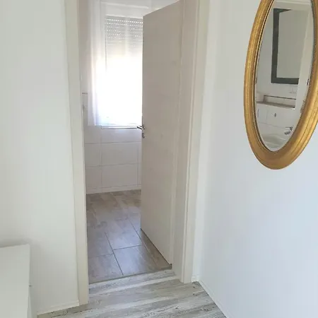 Schmidt Mit Terrasse *