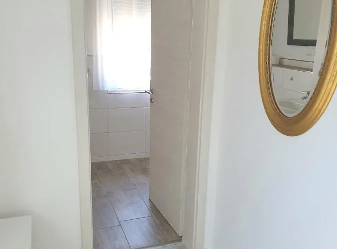 Schmidt Mit Terrasse *